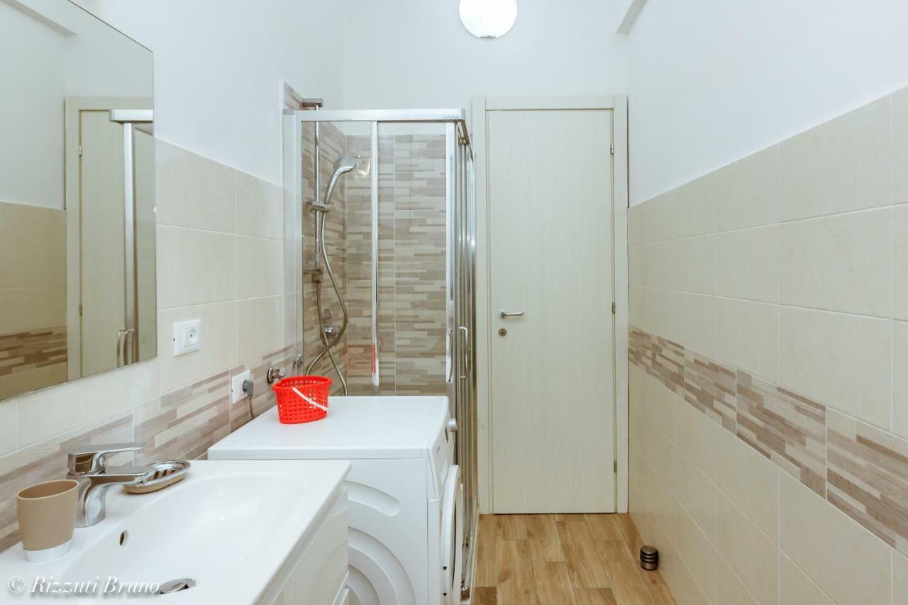 Happy House Apartamento Savona Exterior foto