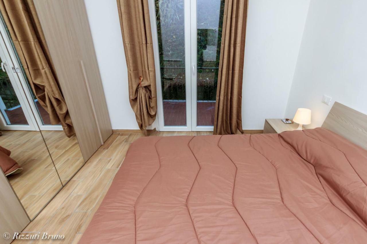 Happy House Apartamento Savona Exterior foto