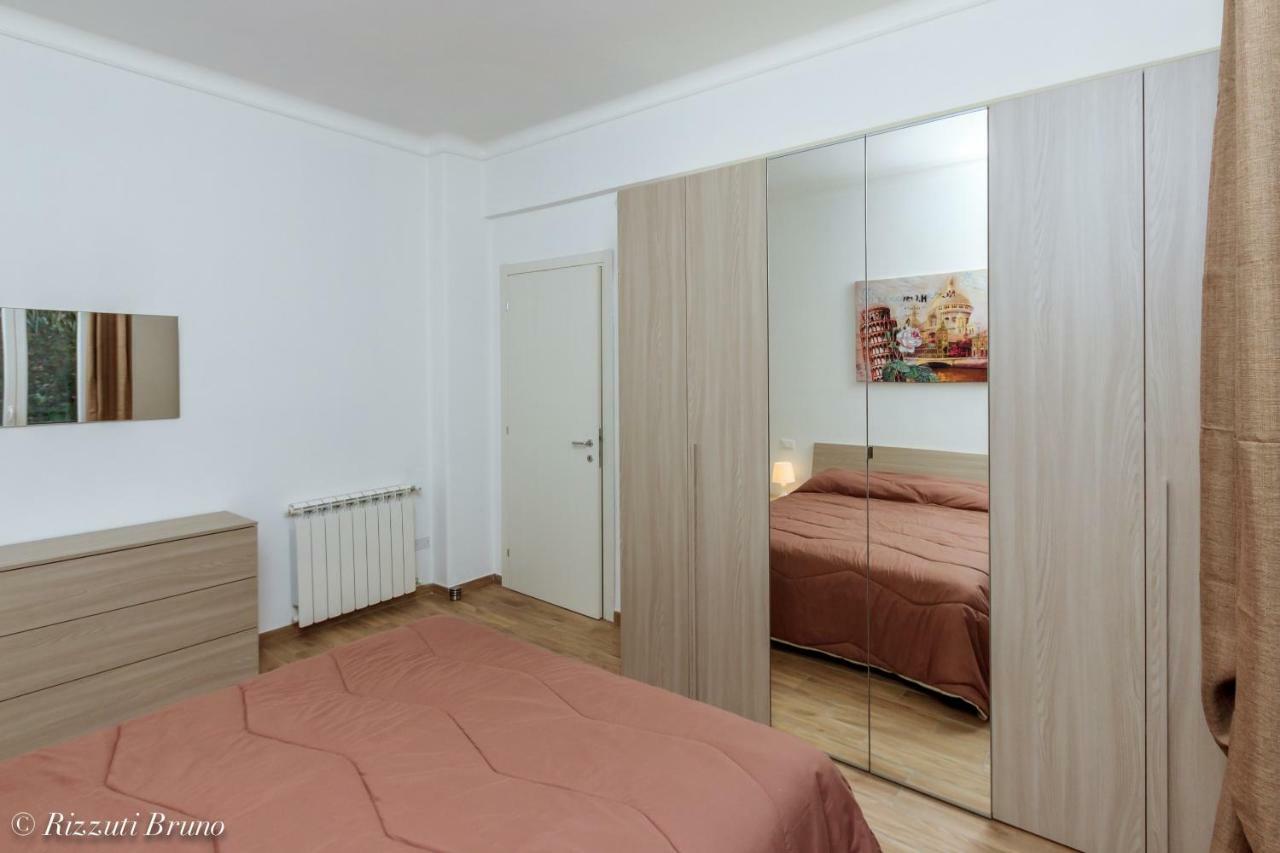Happy House Apartamento Savona Exterior foto